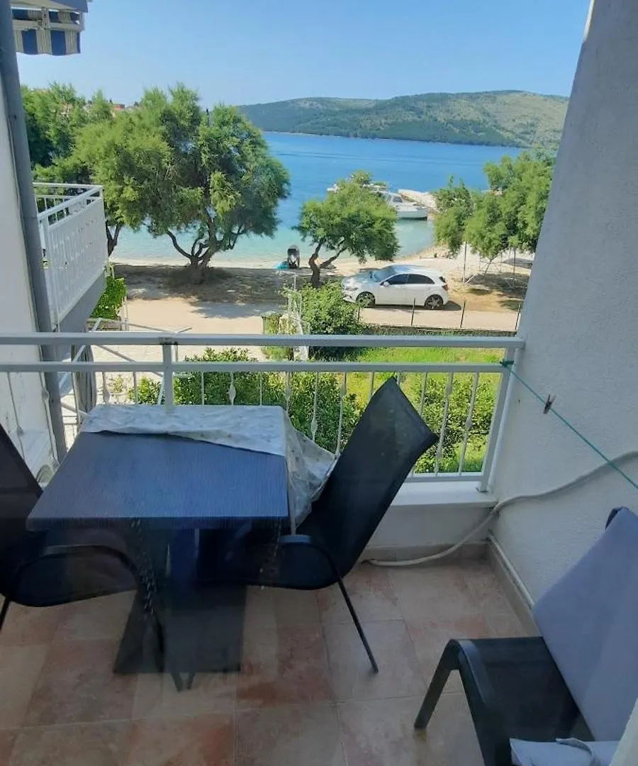 Apartments Ana Bilota Seget Vranjica