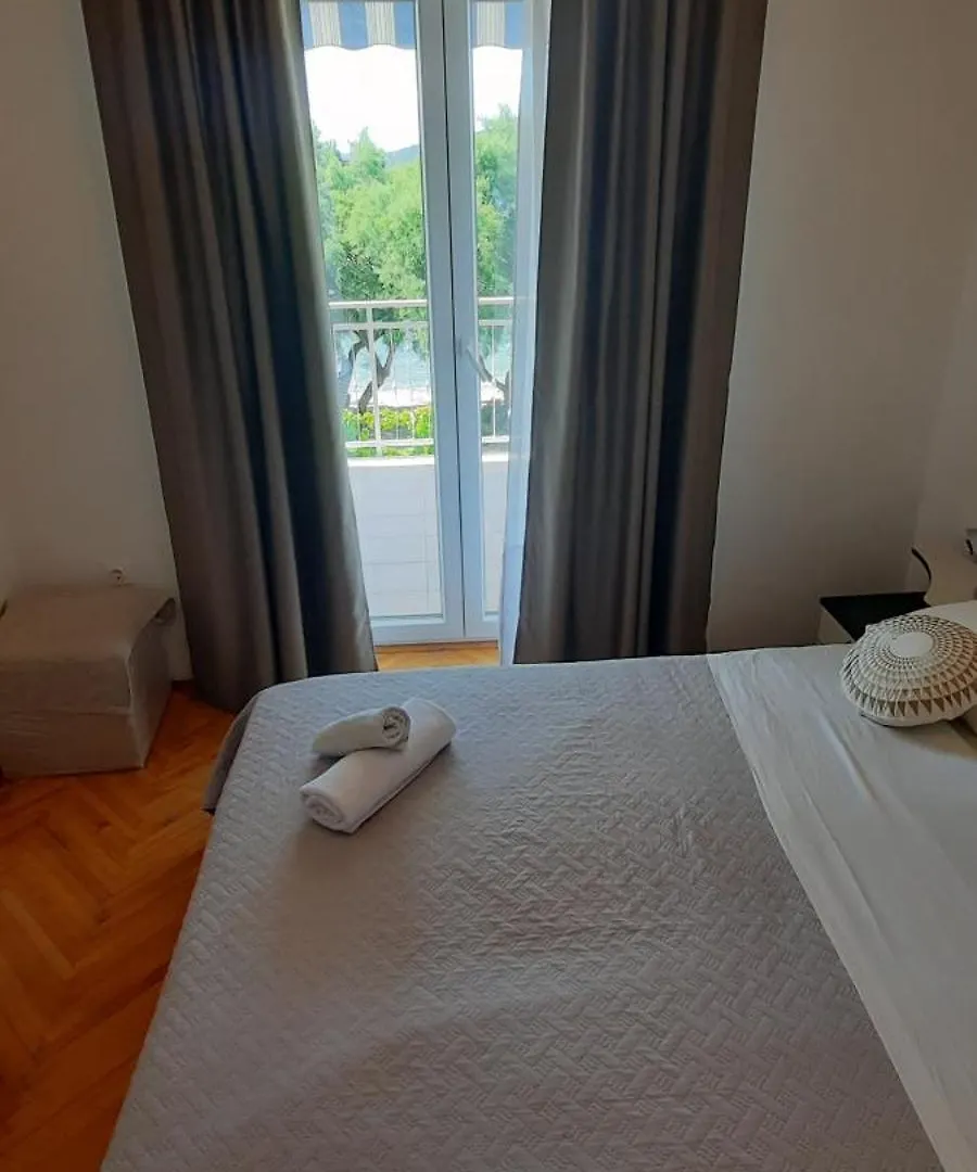 Apartments Ana Bilota Seget Vranjica