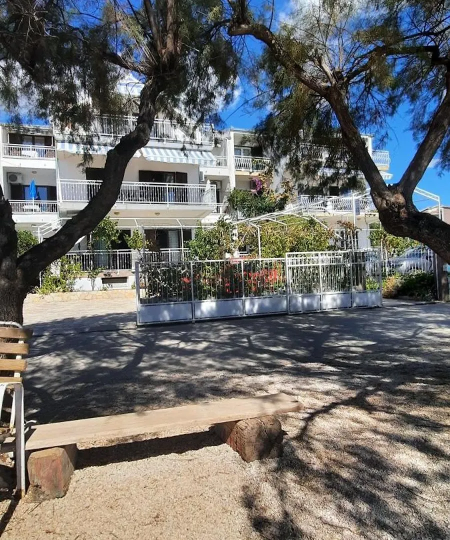 Apartments Ana Bilota Seget Vranjica 0*,