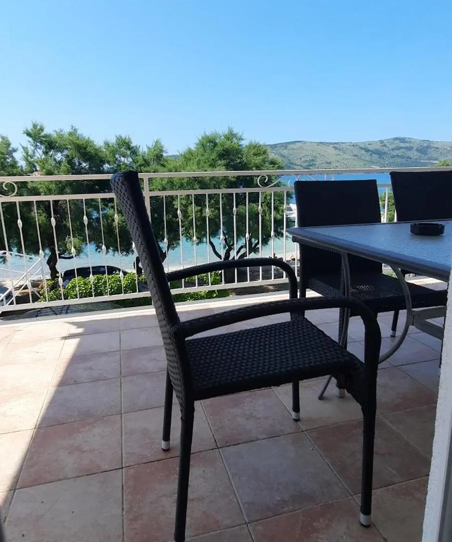 Apartments Ana Bilota Seget Vranjica