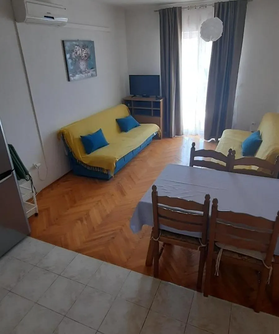 Apartments Ana Bilota Seget Vranjica