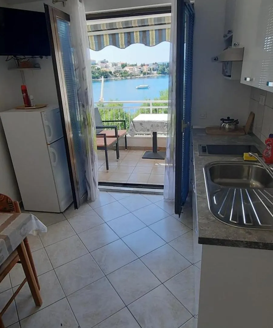 Apartments Ana Bilota Seget Vranjica